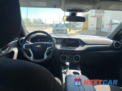 Zdjęcie 9 z 10 samochodu: 2020 CHEVROLET BLAZER 2LT VIN:3GNKBHRS9LS672794 - miniatura