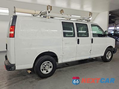 Trzecie zdjęcie samochodu z tyłu: 2013 CHEVROLET EXPRESS G2500 VIN:1GCWGFCA7D1903484 - miniatura