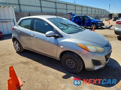 Czwarte zdjęcie samochodu z boku: 2011 MAZDA MAZDA2 VIN:JM1DE1HY1B0122162 - miniatura