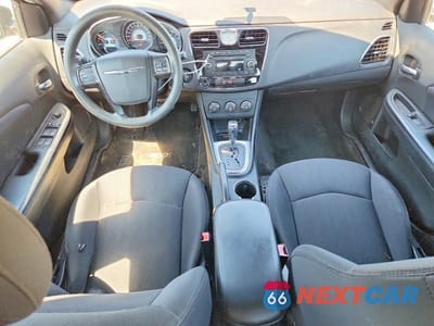 Zdjęcie 8 z 12 samochodu: 2013 CHRYSLER 200 LX VIN:1C3CCBAB1DN691861 - miniatura