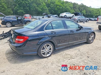 Trzecie zdjęcie samochodu z tyłu: 2014 MERCEDES-BENZ C 300 4MATIC VIN:WDDGF8AB8EA933406 - miniatura