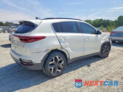 Trzecie zdjęcie samochodu z tyłu: 2020 KIA SPORTAGE EX VIN:KNDPN3AC6L7788787 - miniatura