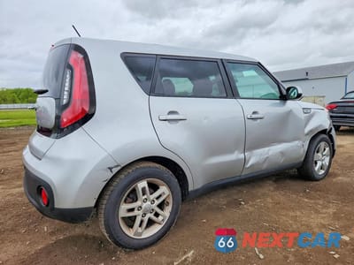 Trzecie zdjęcie samochodu z tyłu: 2017 KIA SOUL BASE VIN:KNDJN2A24H7431445 - miniatura