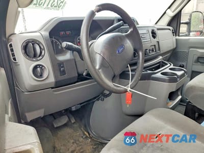 Zdjęcie 8 z 12 samochodu: 2016 FORD E450 BOX TRUCK VIN:1FDXE4FS3GDC57782 - miniatura