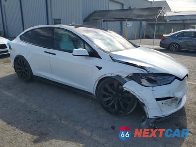 Czwarte zdjęcie samochodu z boku: 2023 TESLA MODEL X VIN:7SAXCBE50PF374662 - miniatura