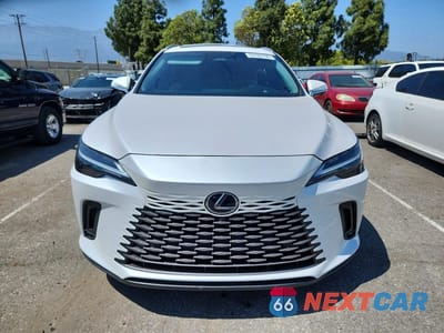 Piąte zdjęcie samochodu w środku: 2023 LEXUS RX 350 PREMIUM VIN:2T2BAMBA7PC016064 - miniatura