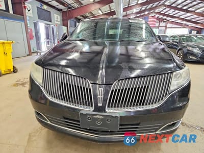Piąte zdjęcie samochodu w środku: 2014 LINCOLN MKT VIN:2LMHJ5NK7EBL55938 - miniatura