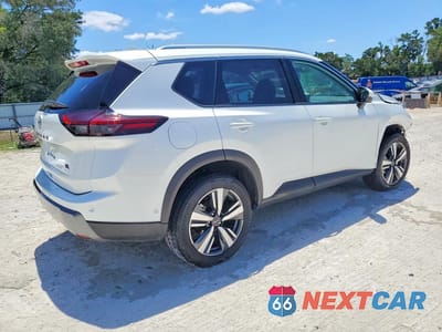 Trzecie zdjęcie samochodu z tyłu: 2026 NISSAN ROGUE SL VIN:5N1BT3CA9TC713578 - miniatura