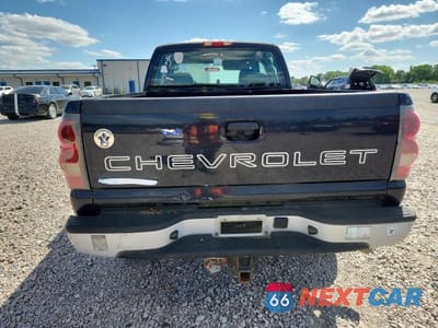 Zdjęcie 6 z 12 samochodu: 2005 CHEVROLET SILVERADO K2500 HEAVY DUTY VIN:1GCHK29U25E203934 - miniatura