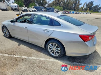 Drugie zdjęcie samochodu z przodu: 2018 CHEVROLET MALIBU LT VIN:1G1ZD5ST9JF154245 - miniatura