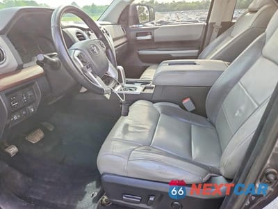 Zdjęcie 7 z 12 samochodu: 2020 TOYOTA TUNDRA CREWMAX LIMITED VIN:5TFHY5F11LX942921 - miniatura
