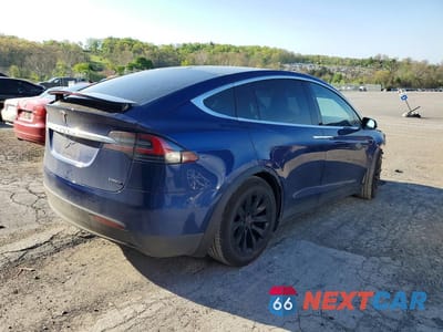 Trzecie zdjęcie samochodu z tyłu: 2019 TESLA MODEL X VIN:5YJXCAE27KF152626 - miniatura