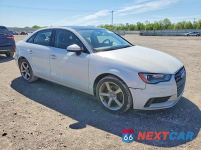 Czwarte zdjęcie samochodu z boku: 2015 AUDI A3 PREMIUM VIN:WAUBFGFF8F1045957 - miniatura