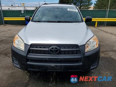 Piąte zdjęcie samochodu w środku: 2010 TOYOTA RAV4 BASE VIN:JTMBF4DV6A5033769 - miniatura