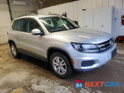 Czwarte zdjęcie samochodu z boku: 2017 VOLKSWAGEN TIGUAN S VIN:WVGBV7AX7HW502023 - miniatura