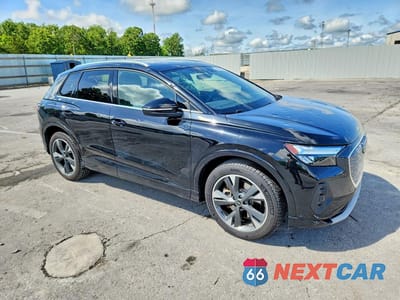 Czwarte zdjęcie samochodu z boku: 2022 AUDI Q4 E-TRON PREMIUM VIN:WA1G2BFZ2NP033956 - miniatura