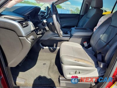 Zdjęcie 7 z 12 samochodu: 2018 CHEVROLET TAHOE C1500 LT VIN:1GNSCBKCXJR247260 - miniatura