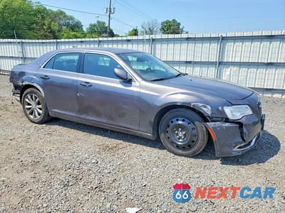 Czwarte zdjęcie samochodu z boku: 2016 CHRYSLER 300 LIMITED VIN:2C3CCARG2GH305262 - miniatura