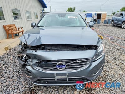 Piąte zdjęcie samochodu w środku: 2016 VOLVO S60 PLATINUM VIN:LYV612TM1GB107718 - miniatura