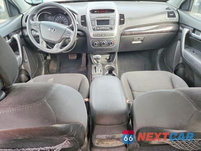 Zdjęcie 8 z 13 samochodu: 2014 KIA SORENTO LX VIN:5XYKTCA68EG538533 - miniatura