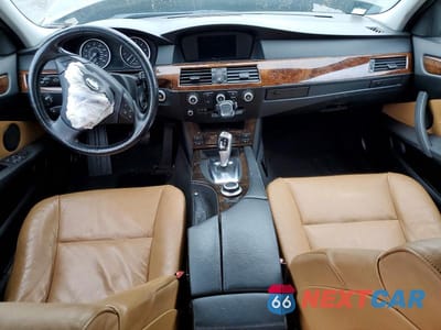 Zdjęcie 8 z 12 samochodu: 2008 BMW 528 I VIN:WBANU535X8C116781 - miniatura