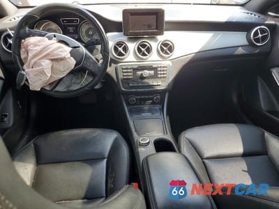 Zdjęcie 8 z 13 samochodu: 2014 MERCEDES-BENZ CLA 250 VIN:WDDSJ4EB6EN052580 - miniatura