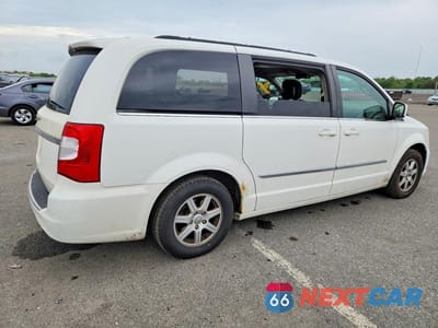Trzecie zdjęcie samochodu z tyłu: 2011 CHRYSLER TOWN & COUNTRY TOURING VIN:2A4RR5DG8BR613262 - miniatura
