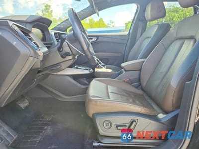 Zdjęcie 7 z 13 samochodu: 2022 AUDI Q4 E-TRON PREMIUM VIN:WA1G2BFZ2NP033956 - miniatura