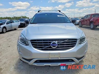 Piąte zdjęcie samochodu w środku: 2017 VOLVO XC60 T6 DYNAMIC VIN:YV449MRRXH2202793 - miniatura
