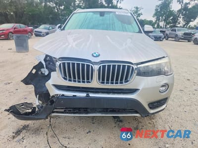 Piąte zdjęcie samochodu w środku: 2017 BMW X3 SDRIVE28I VIN:5UXWZ7C53H0U46167 - miniatura