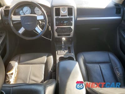 Zdjęcie 8 z 12 samochodu: 2008 CHRYSLER 300 TOURING VIN:2C3KA53GX8H269159 - miniatura