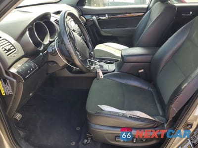 Zdjęcie 7 z 13 samochodu: 2011 KIA SORENTO EX VIN:5XYKU4A21BG024146 - miniatura