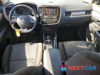 Zdjęcie 8 z 13 samochodu: 2018 MITSUBISHI OUTLANDER SE VIN:JA4AD3A3XJJ001780 - miniatura