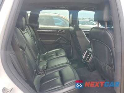 Zdjęcie 11 z 13 samochodu: 2018 PORSCHE CAYENNE VIN:WP1AA2A29JKA02606 - miniatura