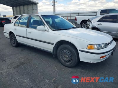 Czwarte zdjęcie samochodu z boku: 1993 HONDA ACCORD LX VIN:JHMCB7657PC007974 - miniatura