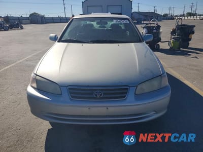 Piąte zdjęcie samochodu w środku: 2000 TOYOTA CAMRY XLE V6 VIN:JT2BF28K6Y0269729 - miniatura