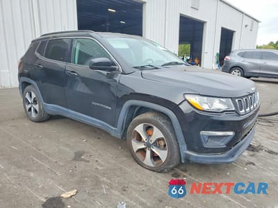 Czwarte zdjęcie samochodu z boku: 2018 JEEP COMPASS LATITUDE VIN:3C4NJCBBXJT182698 - miniatura