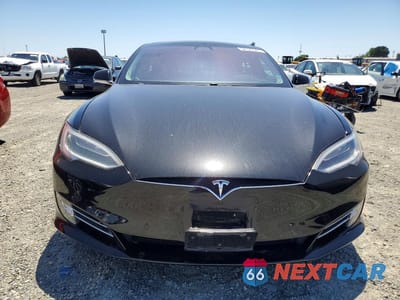 Piąte zdjęcie samochodu w środku: 2019 TESLA MODEL S VIN:5YJSA1E27KF309166 - miniatura