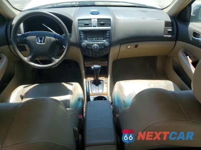 Zdjęcie 8 z 12 samochodu: 2005 HONDA ACCORD EX VIN:1HGCM66565A024667 - miniatura