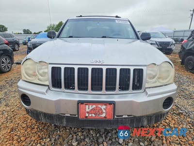 Piąte zdjęcie samochodu w środku: 2005 JEEP GRAND CHEROKEE LAREDO VIN:1J4GS48KX5C676218 - miniatura
