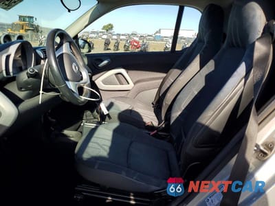 Zdjęcie 7 z 12 samochodu: 2009 SMART FORTWO PURE VIN:WMEEJ31X09K331860 - miniatura