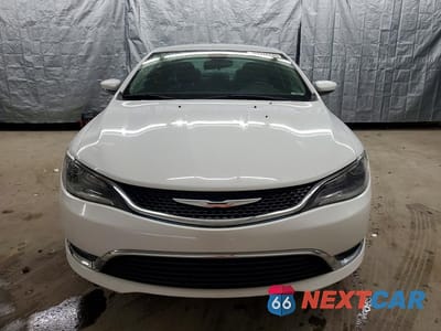 Piąte zdjęcie samochodu w środku: 2015 CHRYSLER 200 LIMITED VIN:1C3CCCAB9FN657952 - miniatura