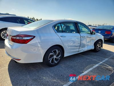 Trzecie zdjęcie samochodu z tyłu: 2017 HONDA ACCORD LX VIN:1HGCR2F39HA104221 - miniatura
