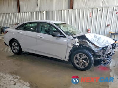 Czwarte zdjęcie samochodu z boku: 2021 HYUNDAI ELANTRA SE VIN:5NPLL4AG3MH042145 - miniatura