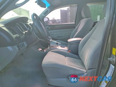 Zdjęcie 7 z 12 samochodu: 2010 TOYOTA TACOMA DOUBLE CAB VIN:3TMLU4EN0AM045984 - miniatura