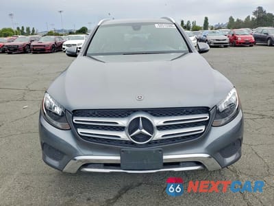 Piąte zdjęcie samochodu w środku: 2018 MERCEDES-BENZ GLC 300 VIN:WDC0G4JB7JV030047 - miniatura