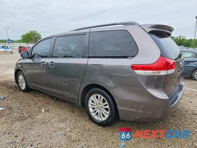 Drugie zdjęcie samochodu z przodu: 2014 TOYOTA SIENNA XLE 8-PASSENGER VIN:5TDYK3DC2ES466830 - miniatura
