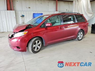 2015 TOYOTA SIENNA LE 5TDKK3DC2FS689053 - główne zdjęcie licytacji z USA - miniatura