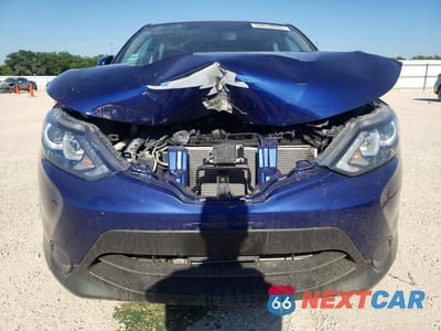 Piąte zdjęcie samochodu w środku: 2019 NISSAN ROGUE SPORT S VIN:JN1BJ1CP4KW221673 - miniatura