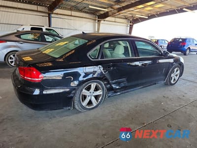 Trzecie zdjęcie samochodu z tyłu: 2015 VOLKSWAGEN PASSAT SE VIN:1VWBV7A3XFC057788 - miniatura